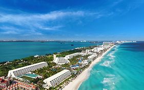 The Grand Oasis Cancun